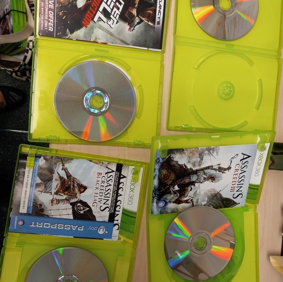 Assassin’s Creed I, 2, 3, 4 Black Flag Xbox 360 Video Games Lot of 4 Games - Picture 6 of 10